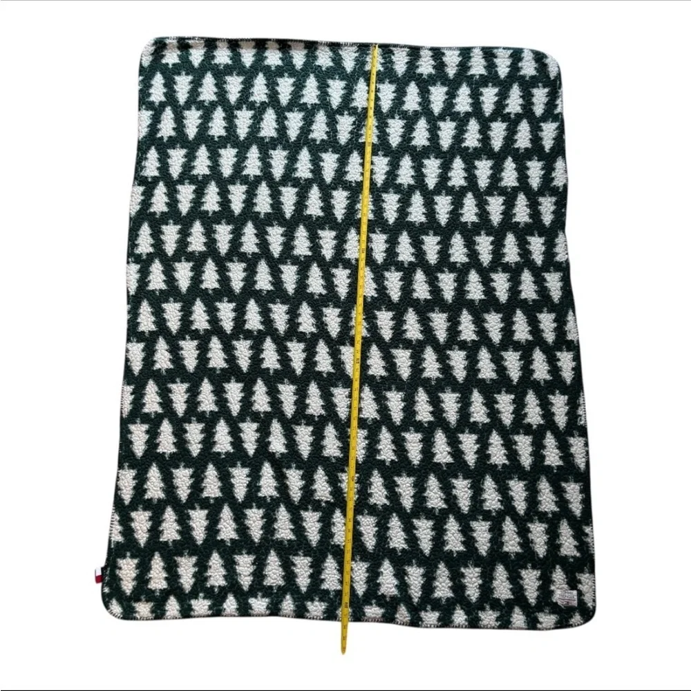 Tommy Hilfiger Green and White All Over Christmas Tree Pattern 48x62 Blanket